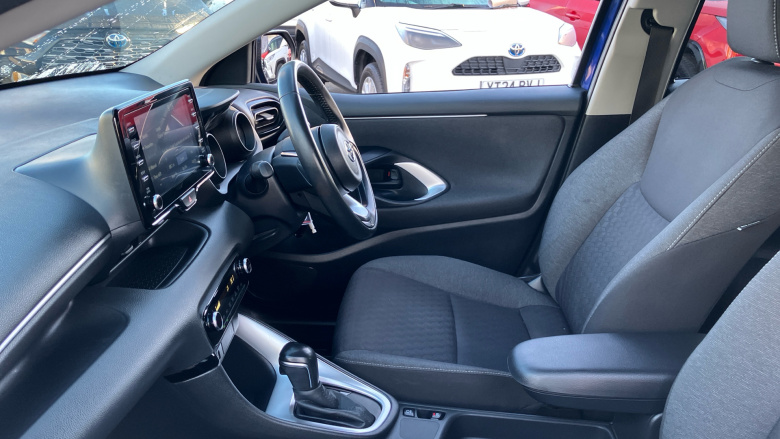 Toyota Yaris 1.5 Hybrid Design 5dr CVT Hybrid Hatchback